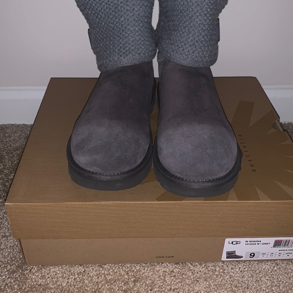 Grey Uggs - image 4